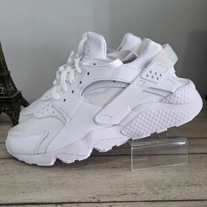 Nike Women's White Hurrache Sneakers